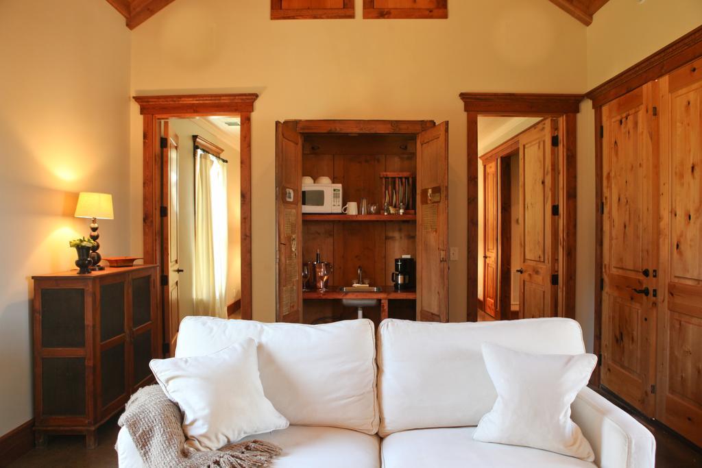 Hoffman Haus Bed & Breakfast เฟรเดอริกส์เบิร์ก ภายนอก รูปภาพ