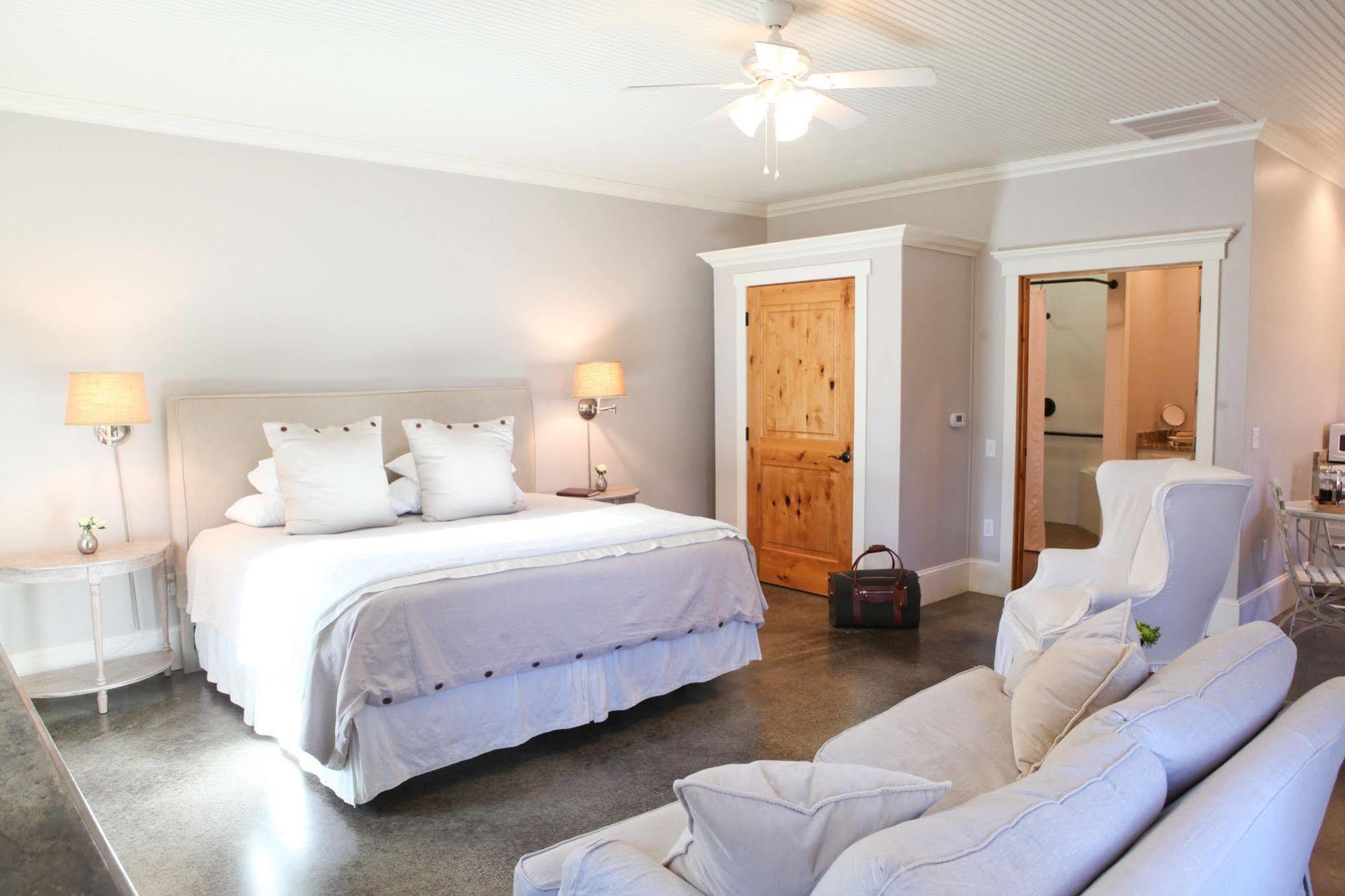 Hoffman Haus Bed & Breakfast เฟรเดอริกส์เบิร์ก ภายนอก รูปภาพ