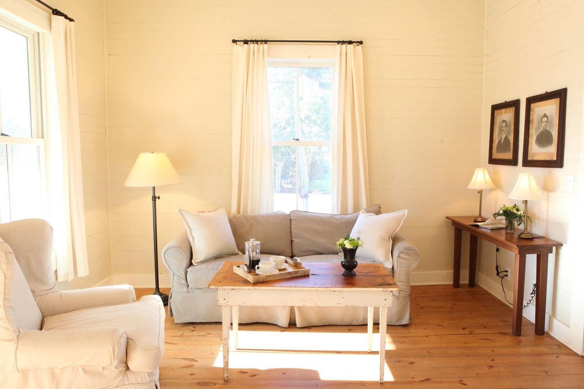 Hoffman Haus Bed & Breakfast เฟรเดอริกส์เบิร์ก ภายนอก รูปภาพ