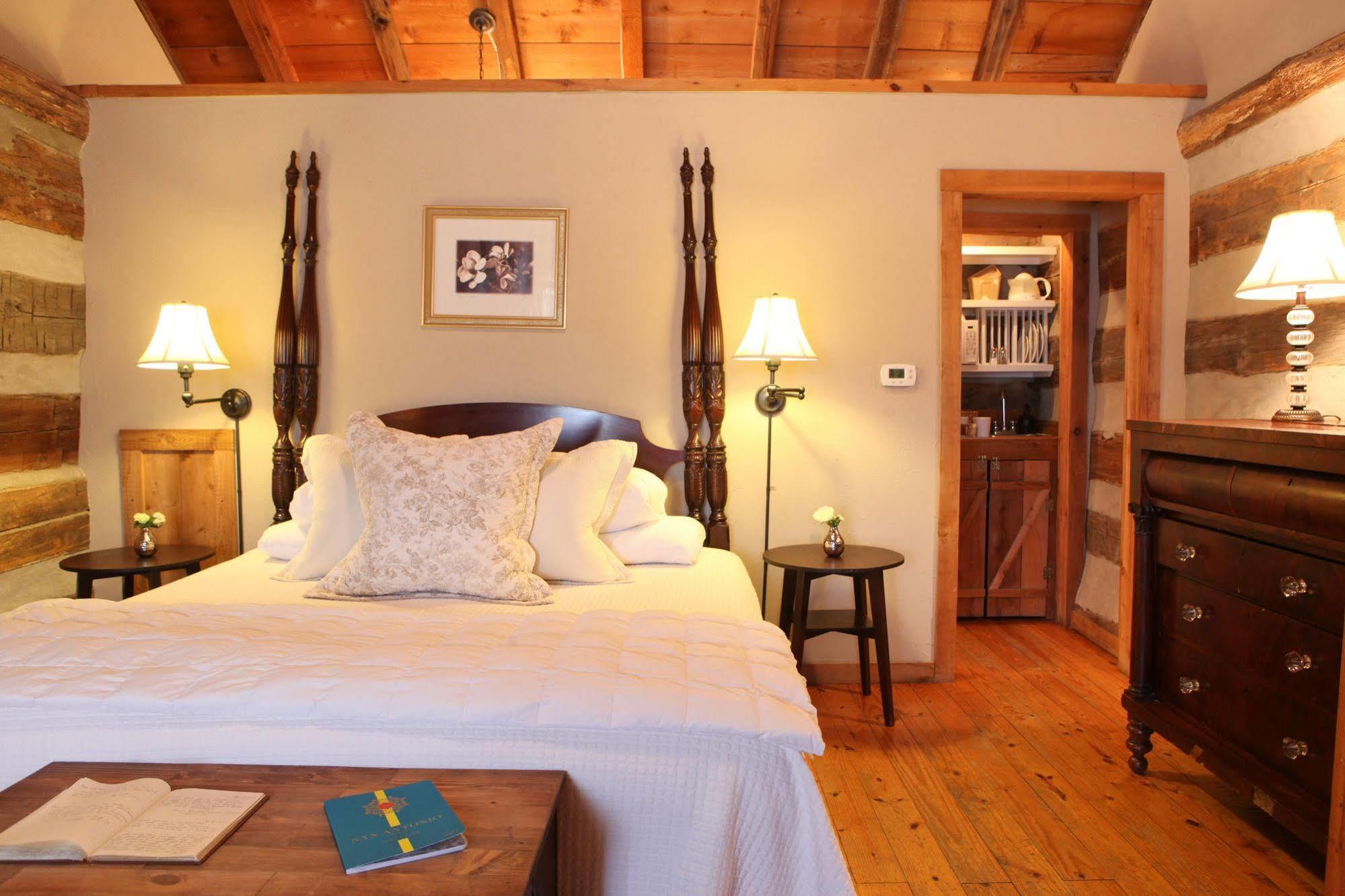 Hoffman Haus Bed & Breakfast เฟรเดอริกส์เบิร์ก ภายนอก รูปภาพ